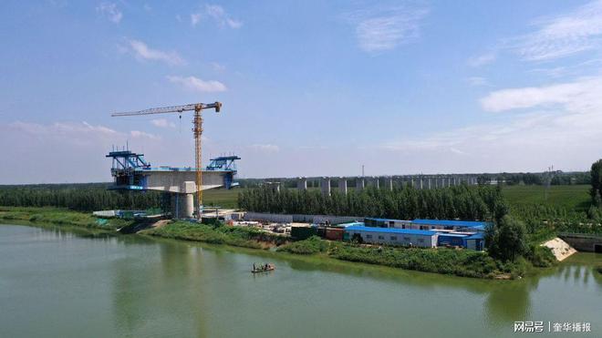 山东建设中的郑济高铁茌平段跨徒骇河大桥